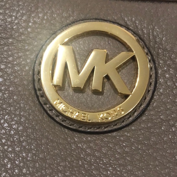 MK MICHAEL KORS Leather Crossbody Bag Purse Tan Beige Brown Gold Logo Adjustable - Picture 2 of 4